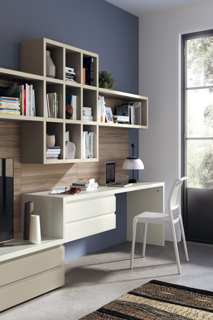 piccolo studio in soggiorno